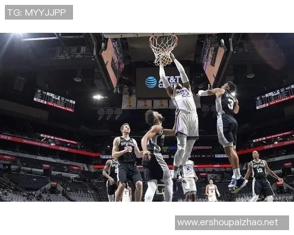 勇士半场狂轰20次助攻，多点开花砍下68分