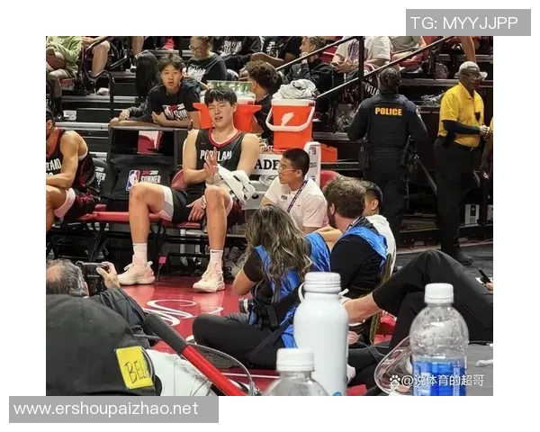 第8位登上NBA赛场的中国人来了大批中国球迷现场为杨瀚森助威